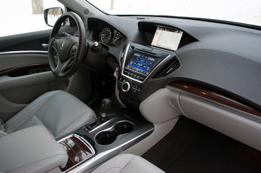Интерьер Acura MDX SH-AWD (YD3) 2014 года  (фото 21 из 36)